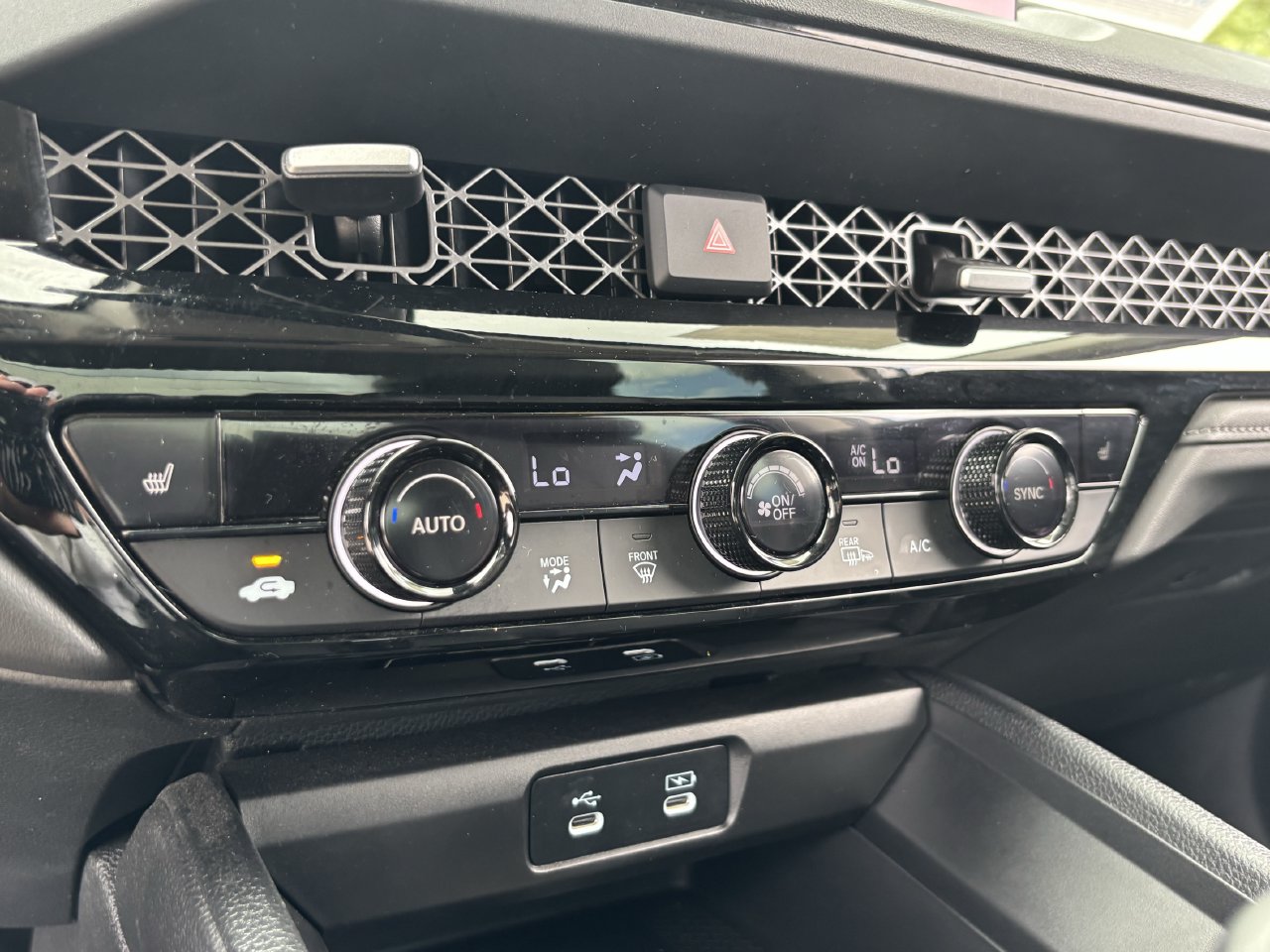 2025 Honda Accord Hybrid EX-L - Photo 23