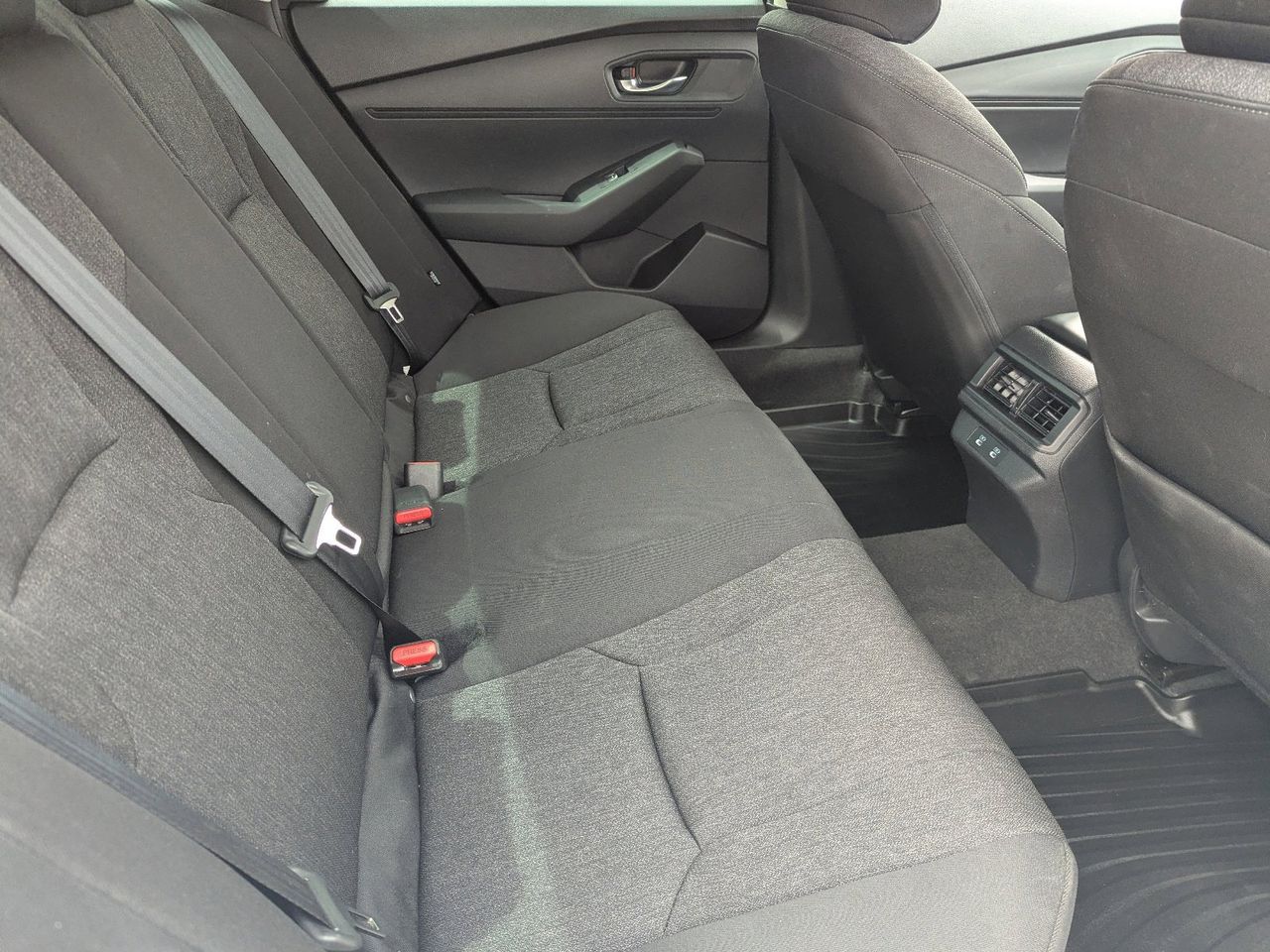 2025 Honda Accord SE - Photo 11