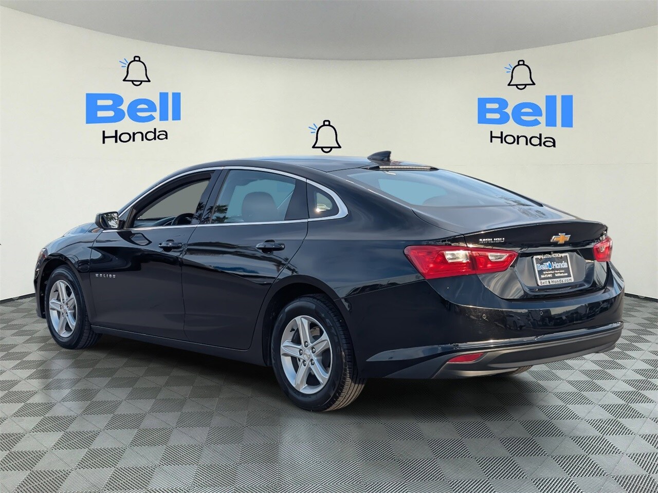 2024 Chevrolet Malibu 1LT photo 3