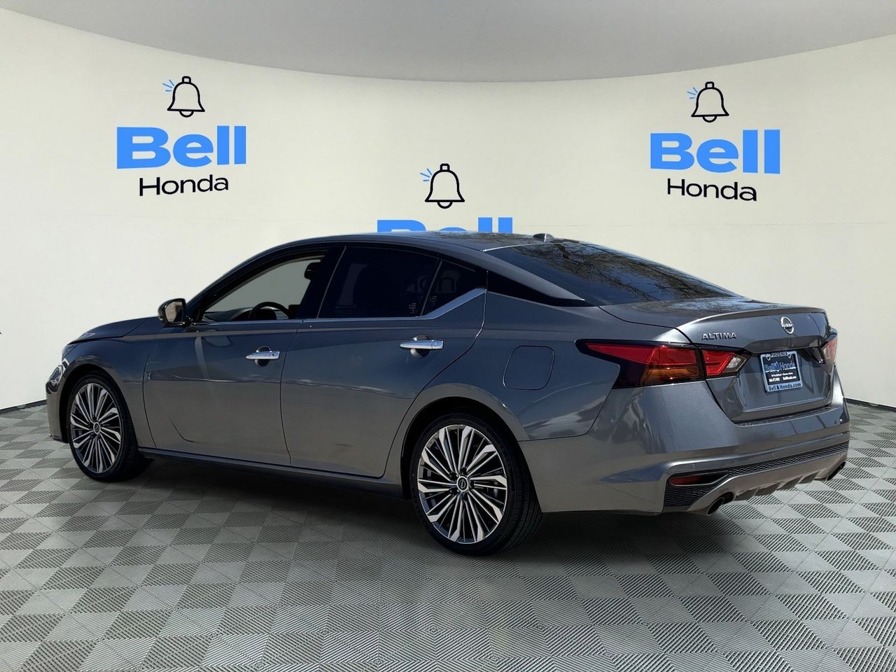 Used 2023 Nissan Altima 2.5 SL Sedan