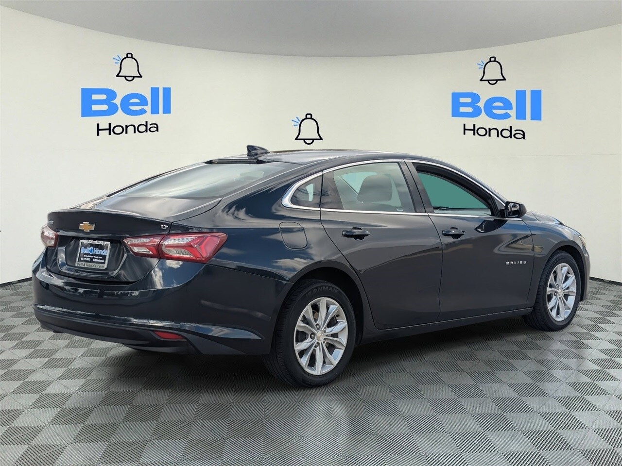 2022 Chevrolet Malibu 1LT photo 2