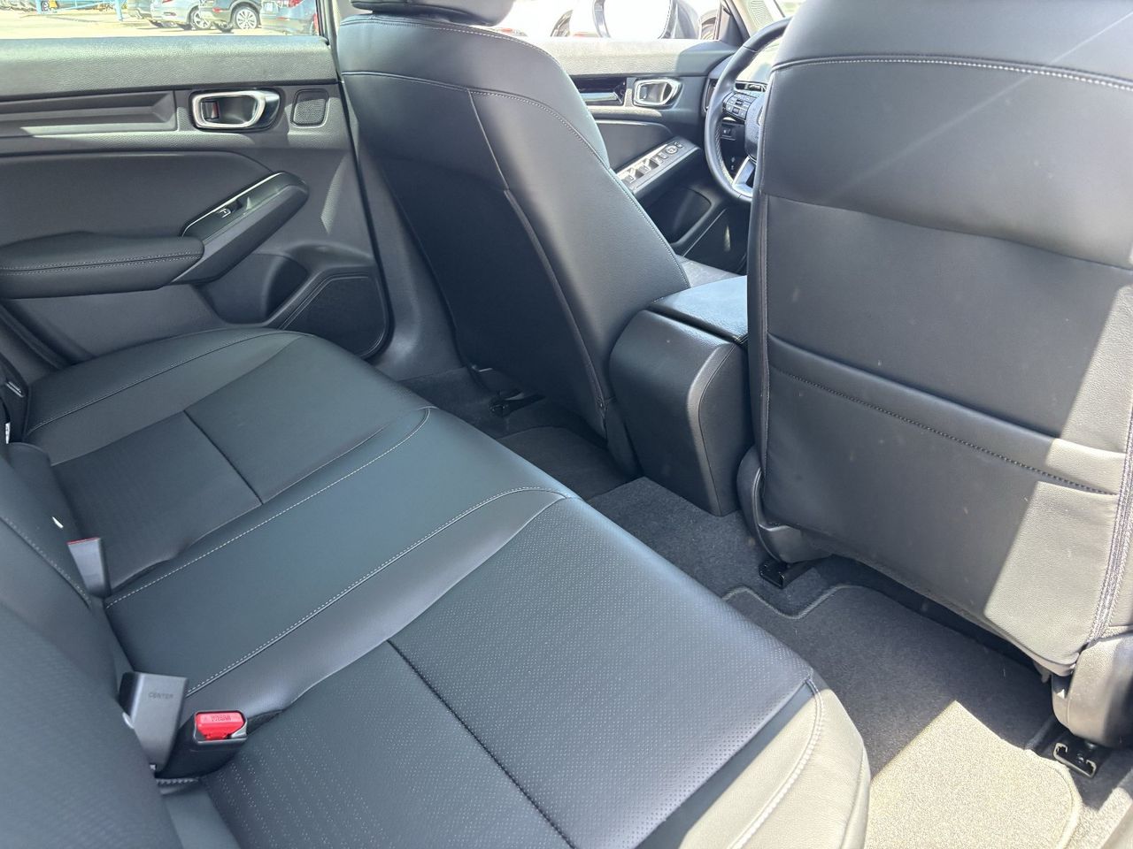 2024 Honda Civic Hatchback EX-L - Photo 11