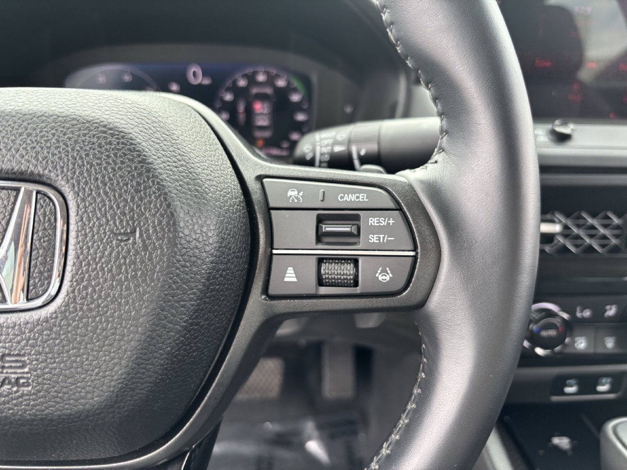 2025 Honda Accord Hybrid EX-L - Photo 28