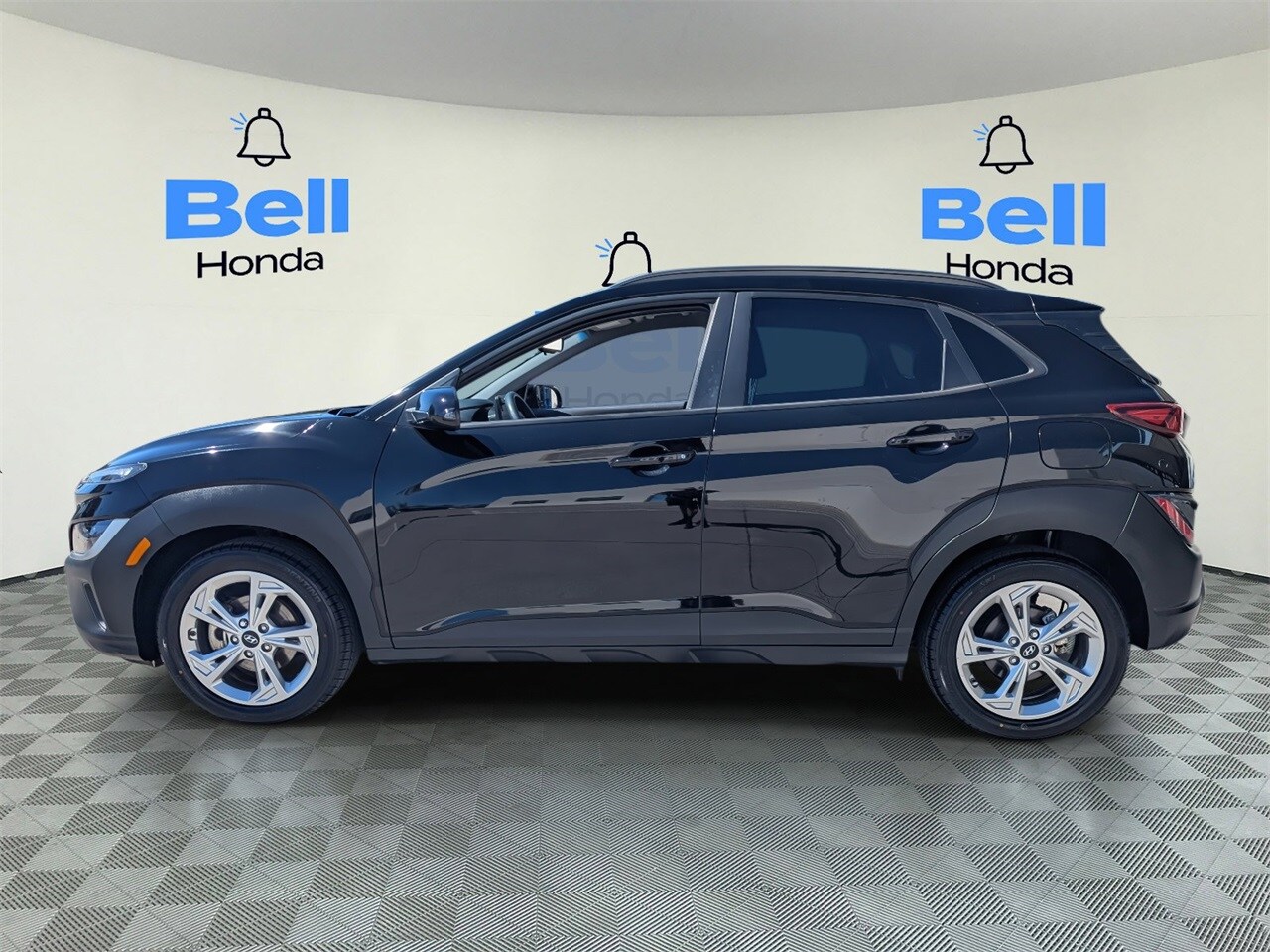 2023 Hyundai Kona SEL photo 2
