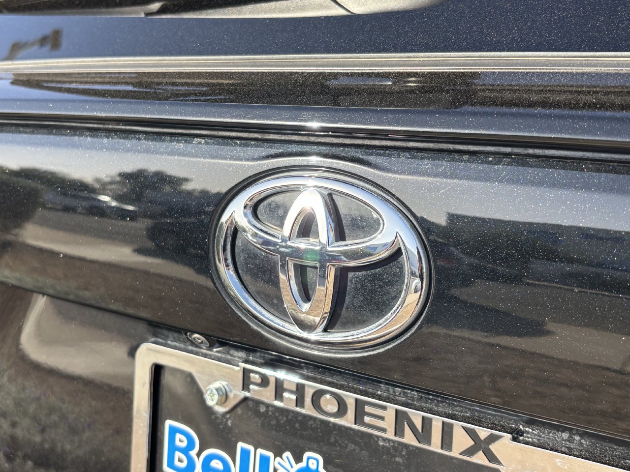 2025 Toyota RAV4 XLE - Photo 8