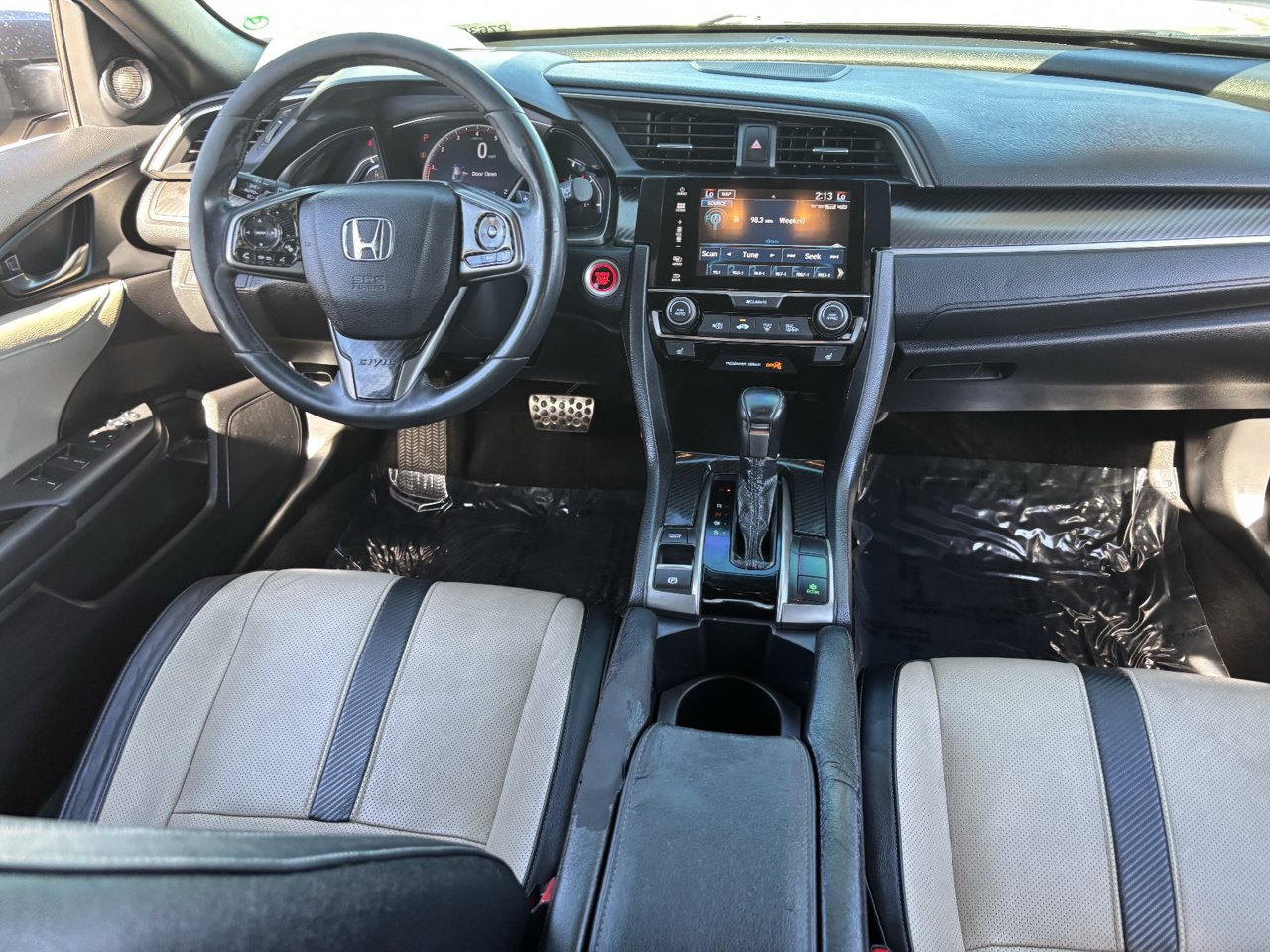 2018 Honda Civic Hatchback Sport Touring - Photo 12