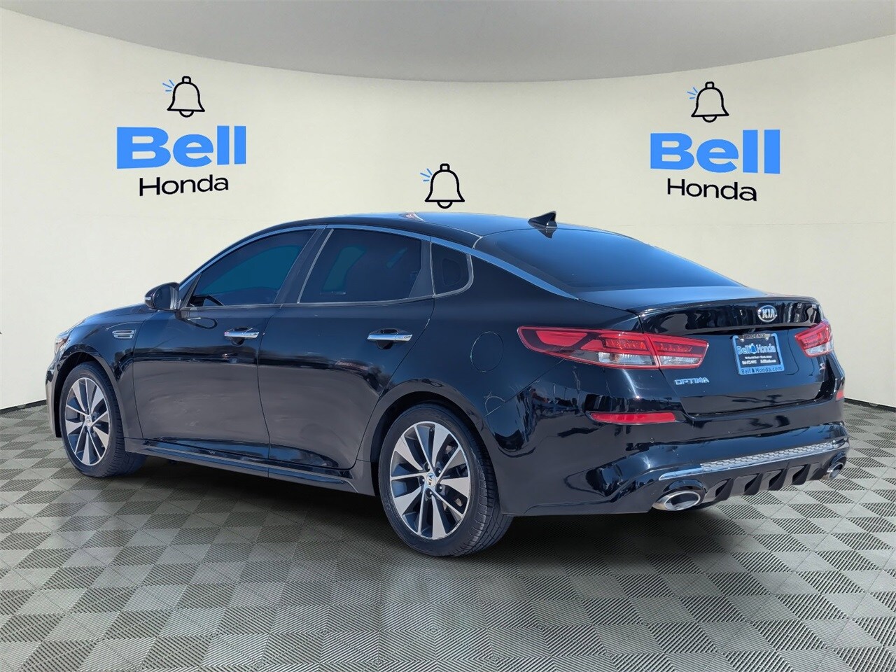 2019 Kia Optima S photo 2
