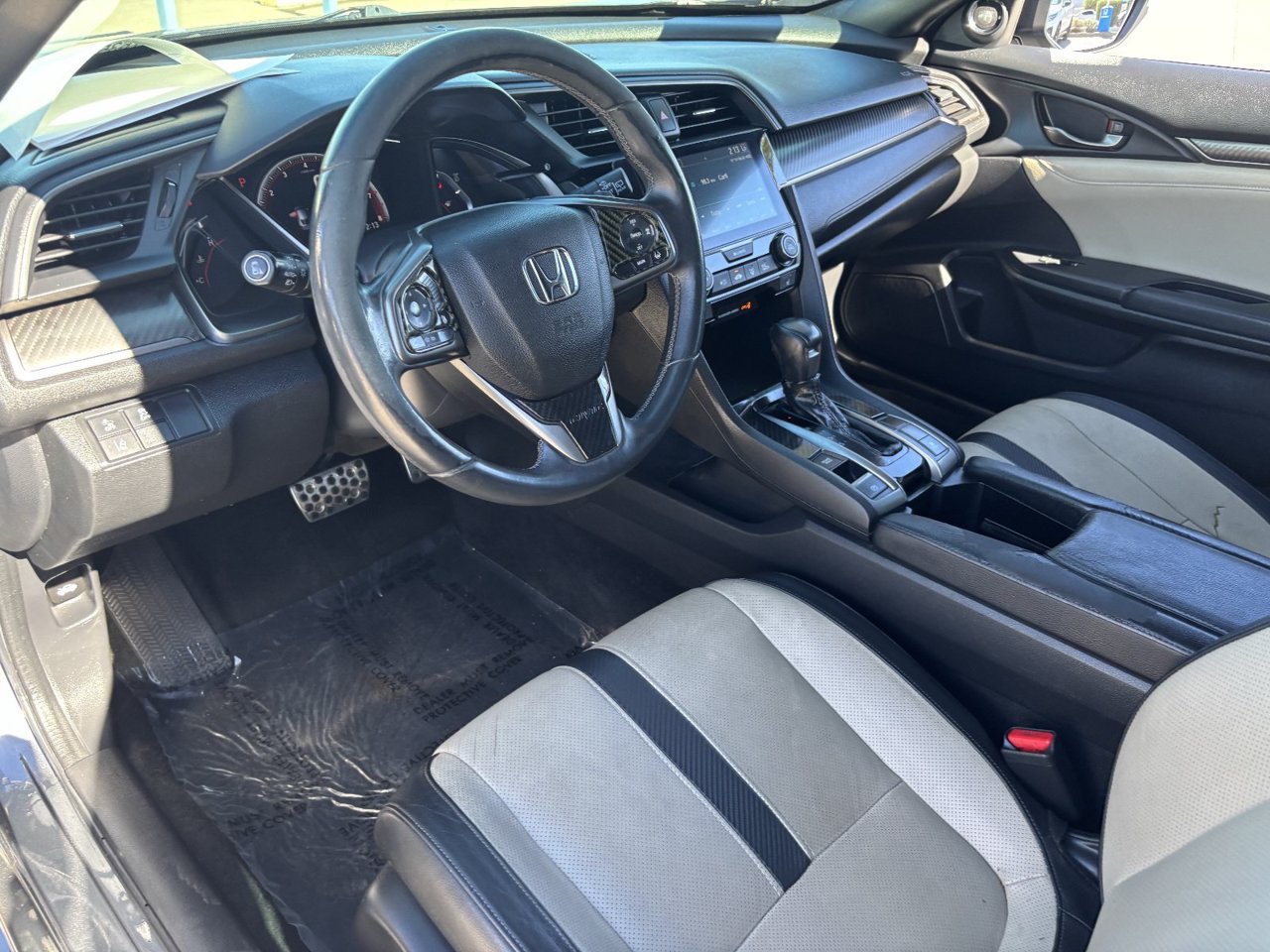 2018 Honda Civic Hatchback Sport Touring - Photo 16