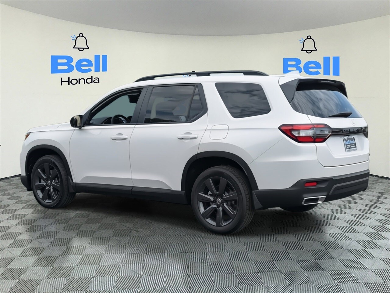 2025 Honda Pilot Sport photo 2