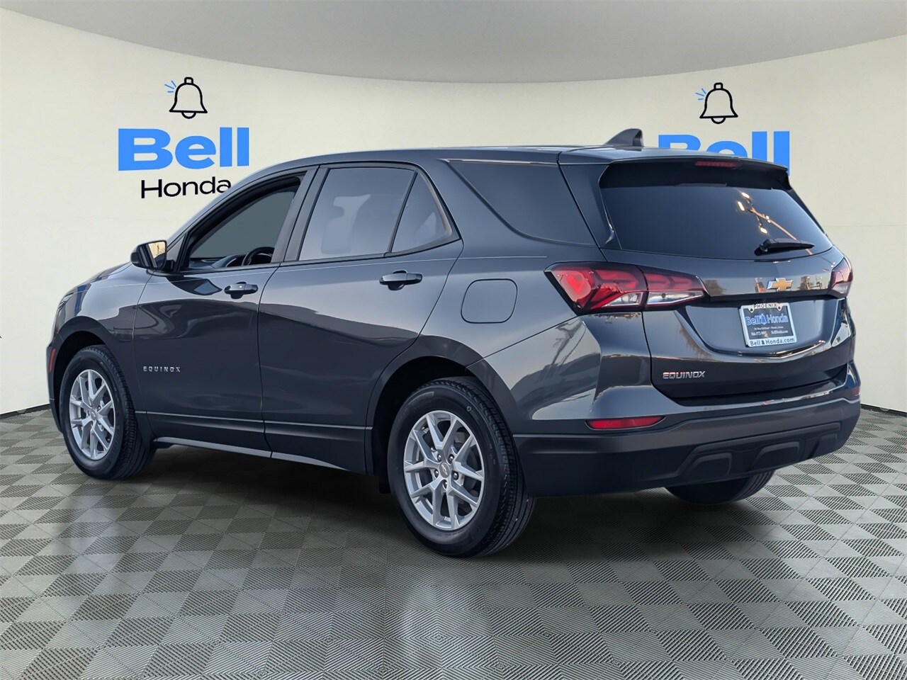 2022 Chevrolet Equinox LS photo 3