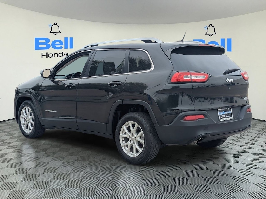 Used 2016 Jeep Cherokee Latitude SUV