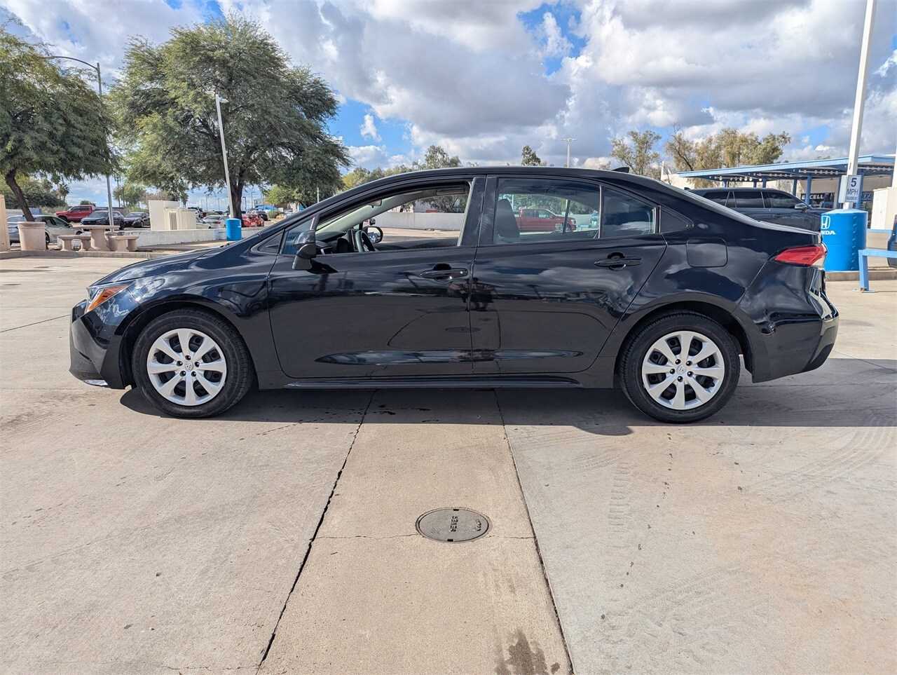 2024 Toyota Corolla LE photo 2