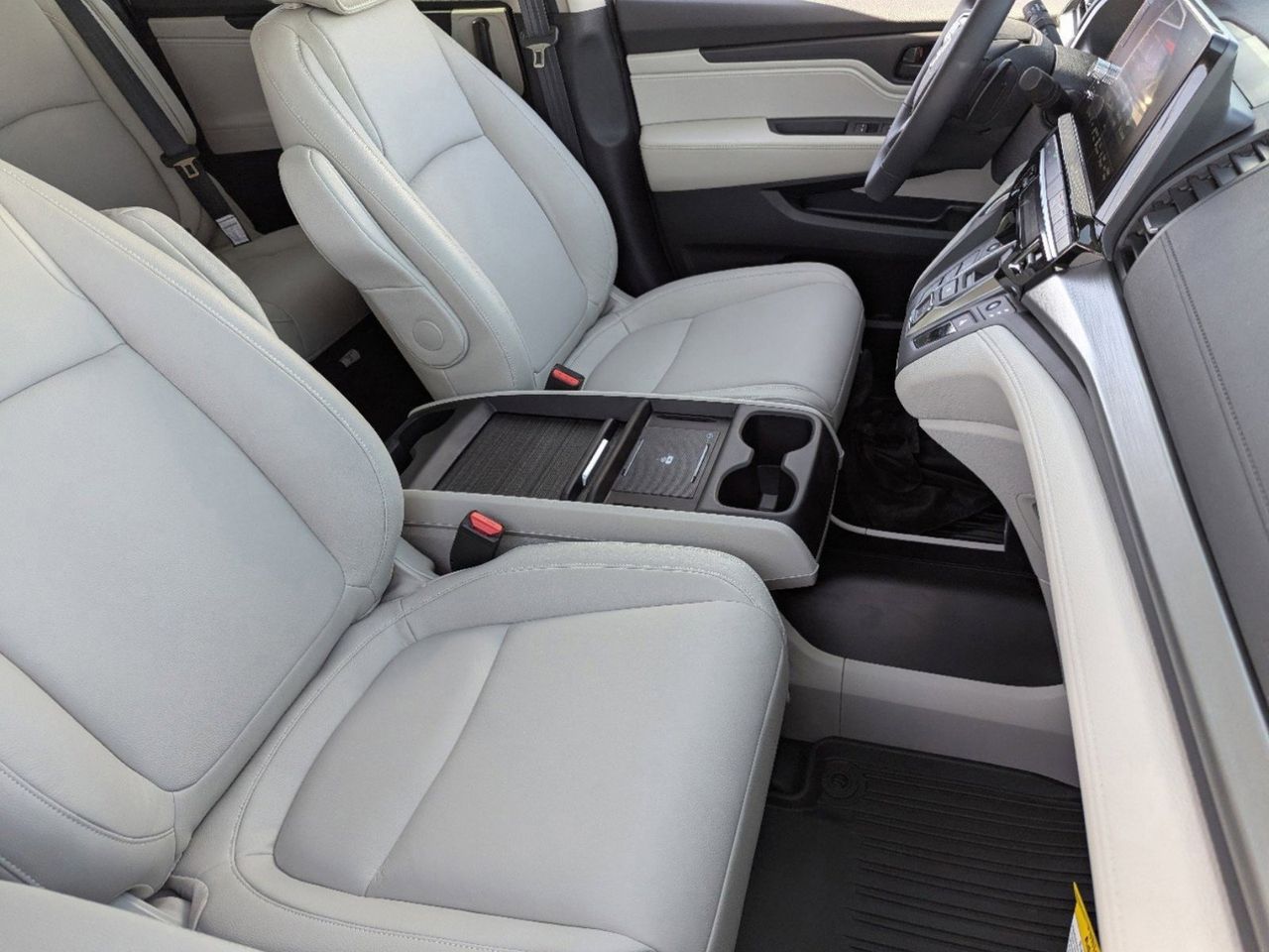 2026 Honda Odyssey EX-L - Photo 5