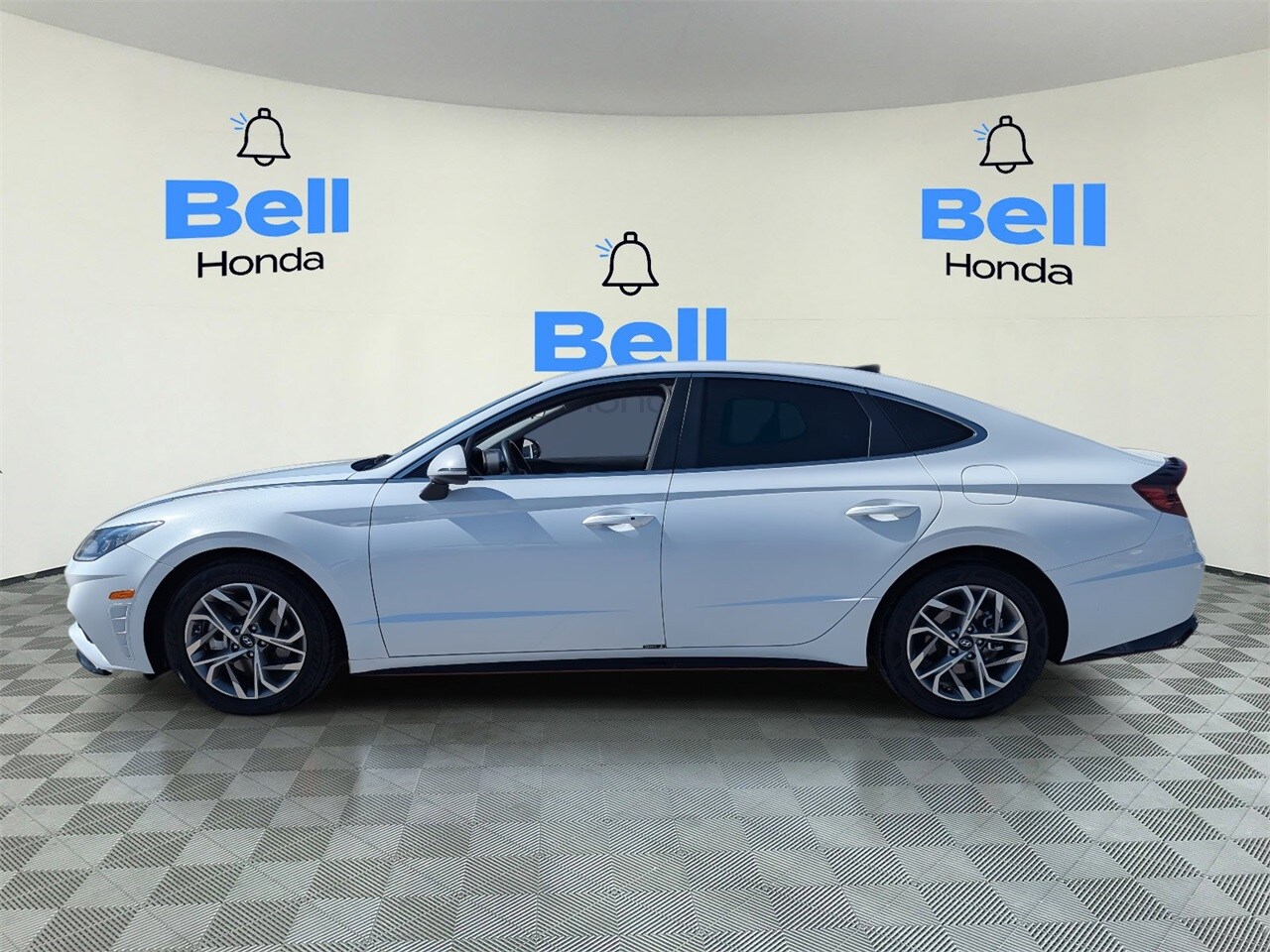 2021 Hyundai Sonata SEL photo 2