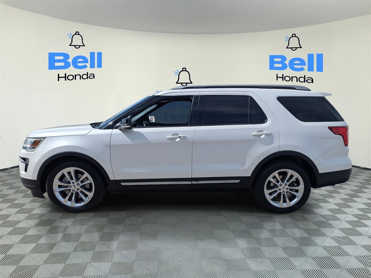 Used 2018 Ford Explorer XLT with VIN 1FM5K7D81JGB90047 for sale in Phoenix, AZ