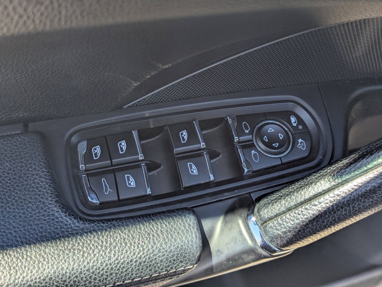 2017 Porsche Cayenne S - Photo 22