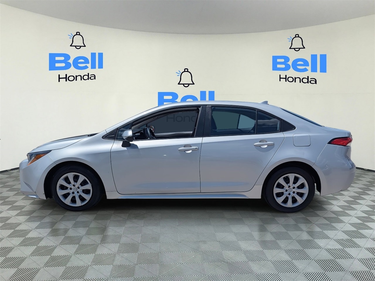 Used 2023 Toyota Corolla LE with VIN 5YFB4MDE7PP001009 for sale in Northfield, Minnesota