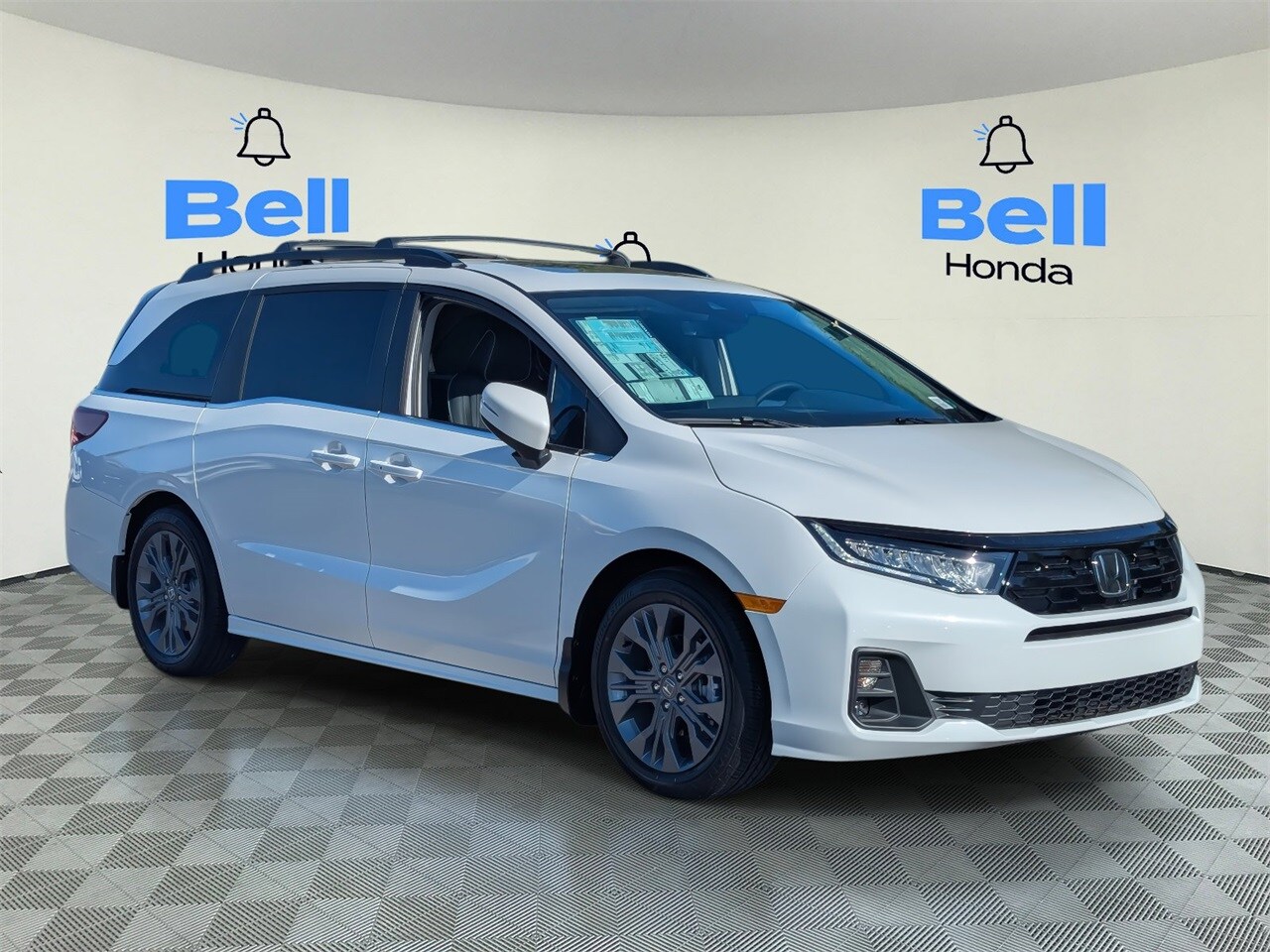 2026 Honda Odyssey Touring photo 4