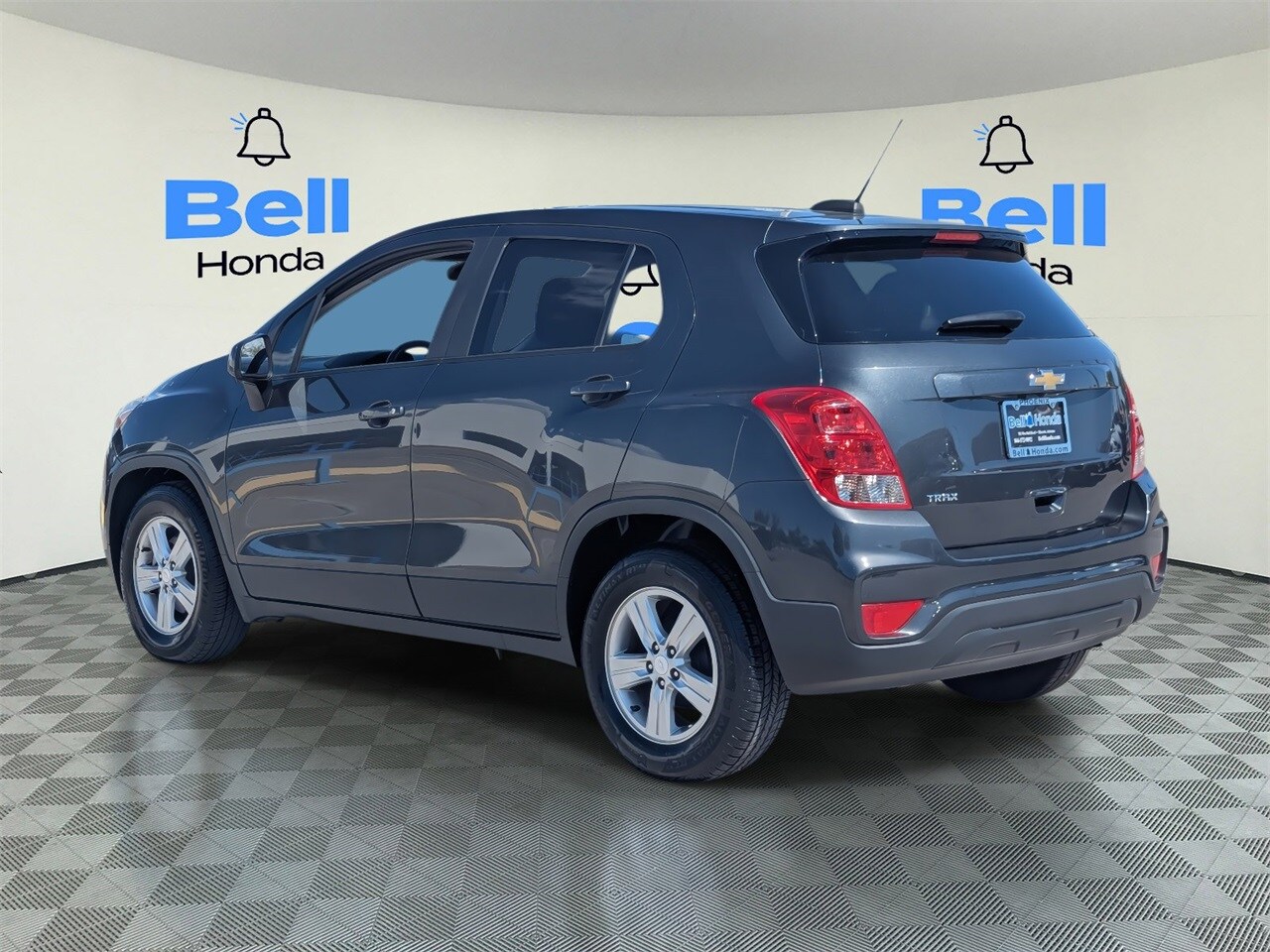 2020 Chevrolet Trax LS photo 3