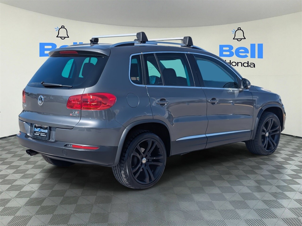 2017 Volkswagen Tiguan SEL photo 4