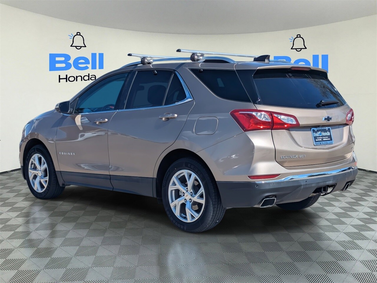 2018 Chevrolet Equinox LT photo 3