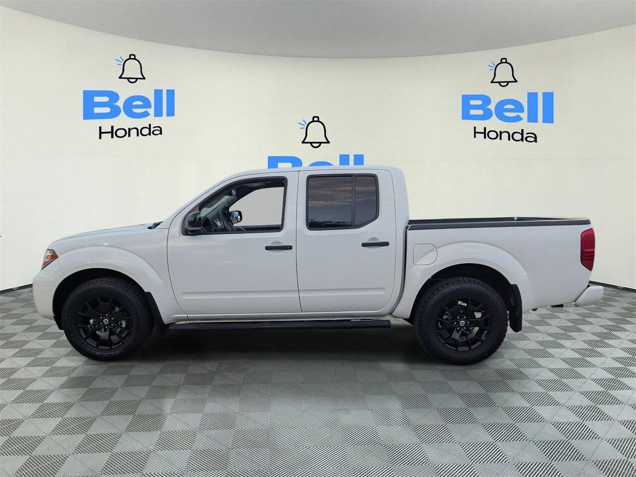 2021 Nissan Frontier SV photo 2