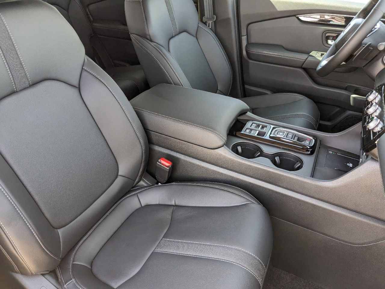 2025 Honda Pilot EX-L - Photo 6