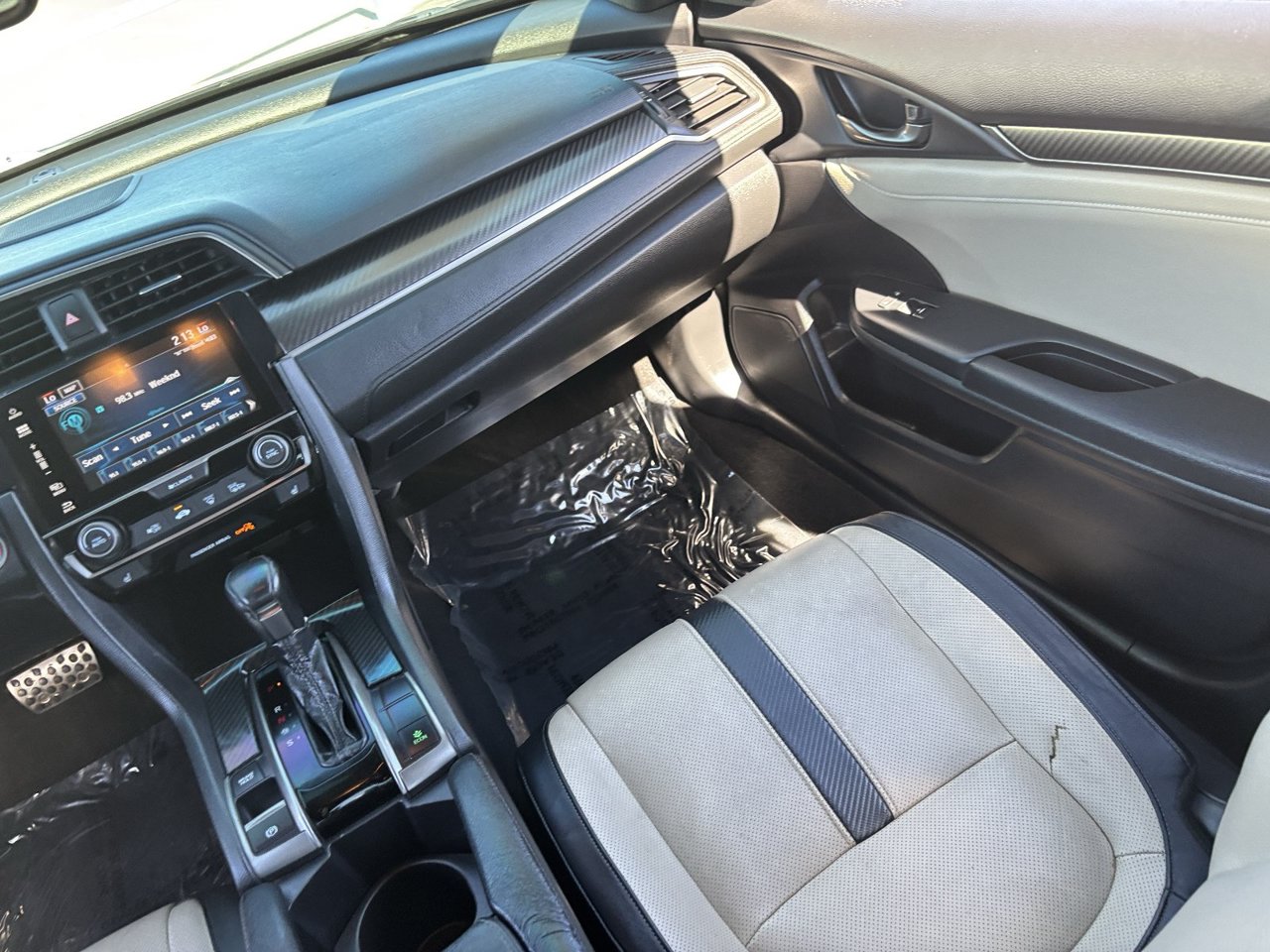 2018 Honda Civic Hatchback Sport Touring - Photo 14