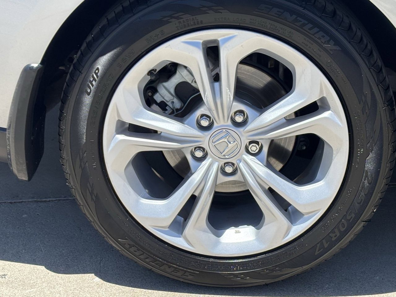 2024 Honda Accord LX - Photo 8