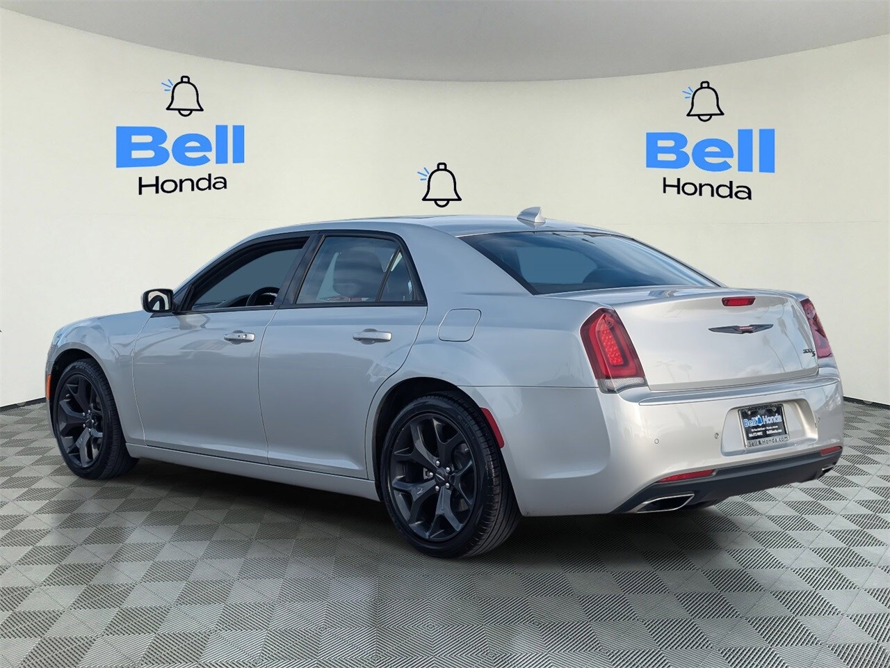 2023 Chrysler 300 S photo 3