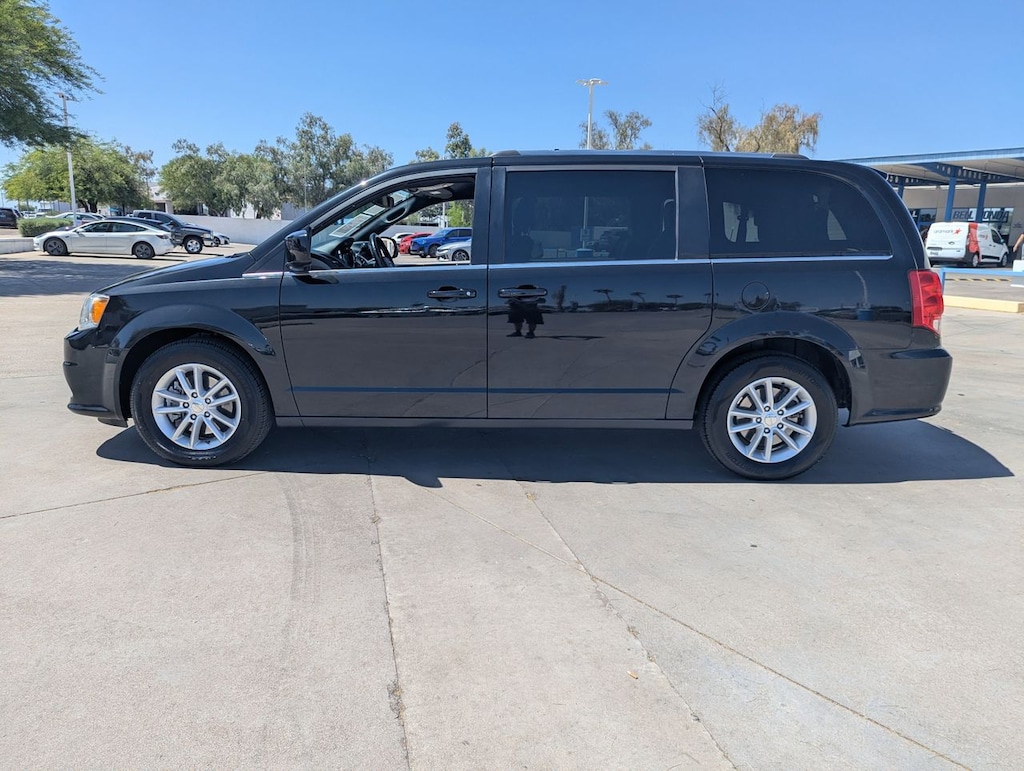 Used 2019 Dodge Grand Caravan SXT Minivan/Van