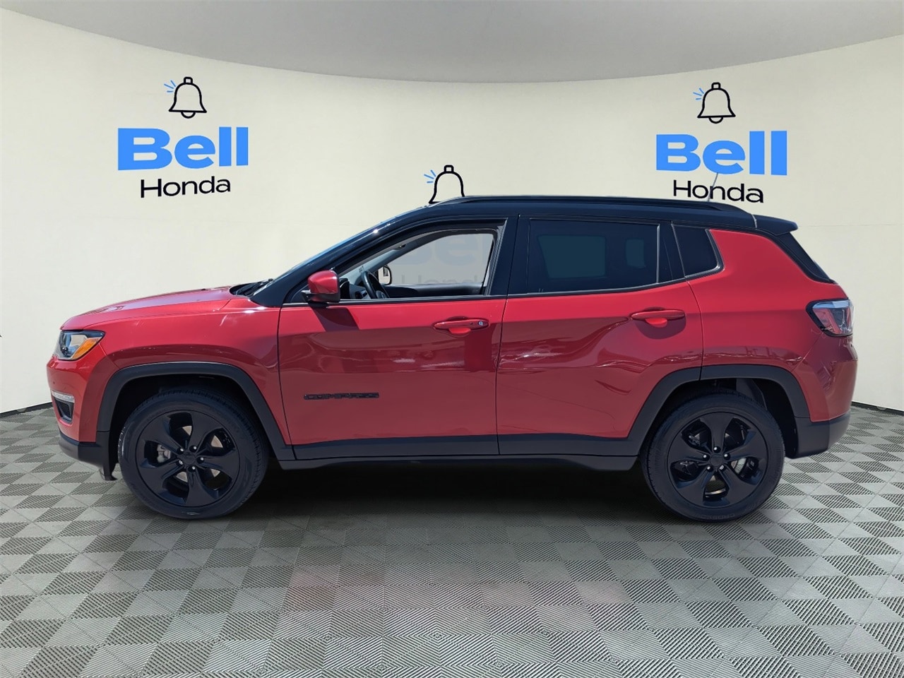 Used 2019 Jeep Compass Altitude with VIN 3C4NJCBB4KT652659 for sale in Phoenix, AZ