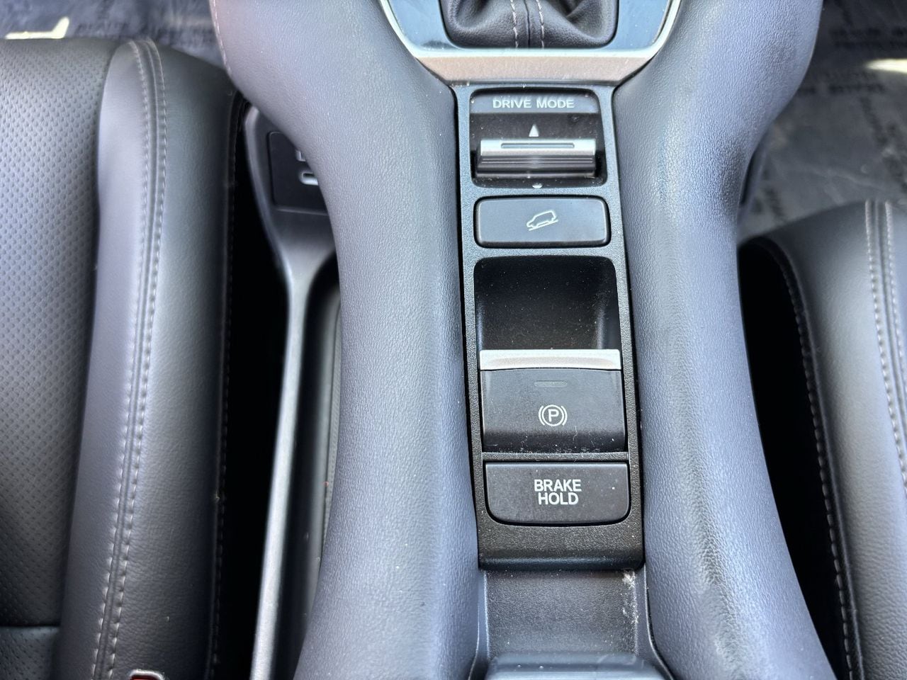 2025 Honda HR-V EX-L - Photo 24