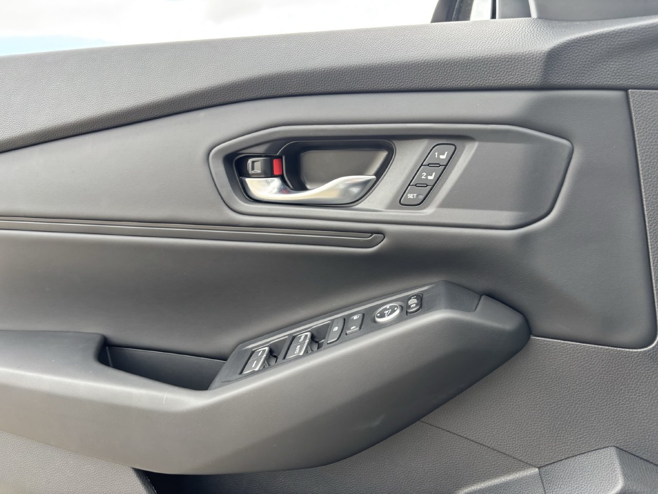 2025 Honda Accord Hybrid EX-L - Photo 20