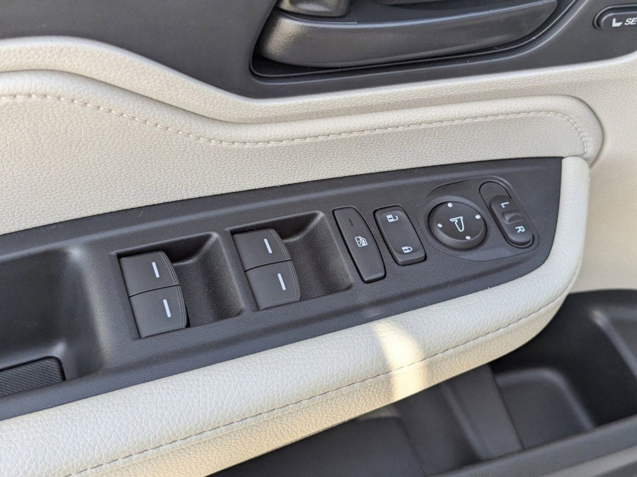2026 Honda Odyssey EX-L - Photo 13