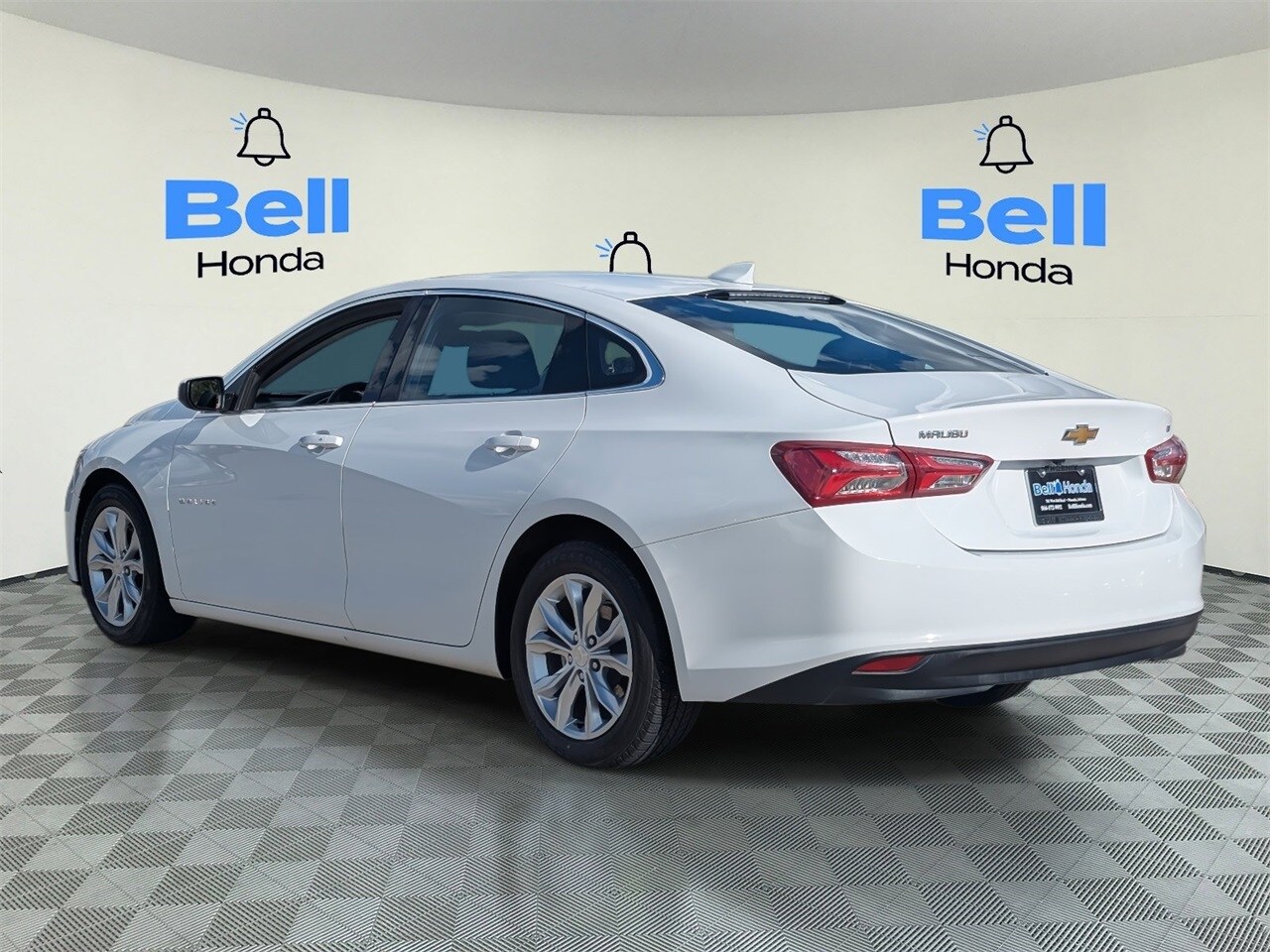 2022 Chevrolet Malibu 1LT photo 2