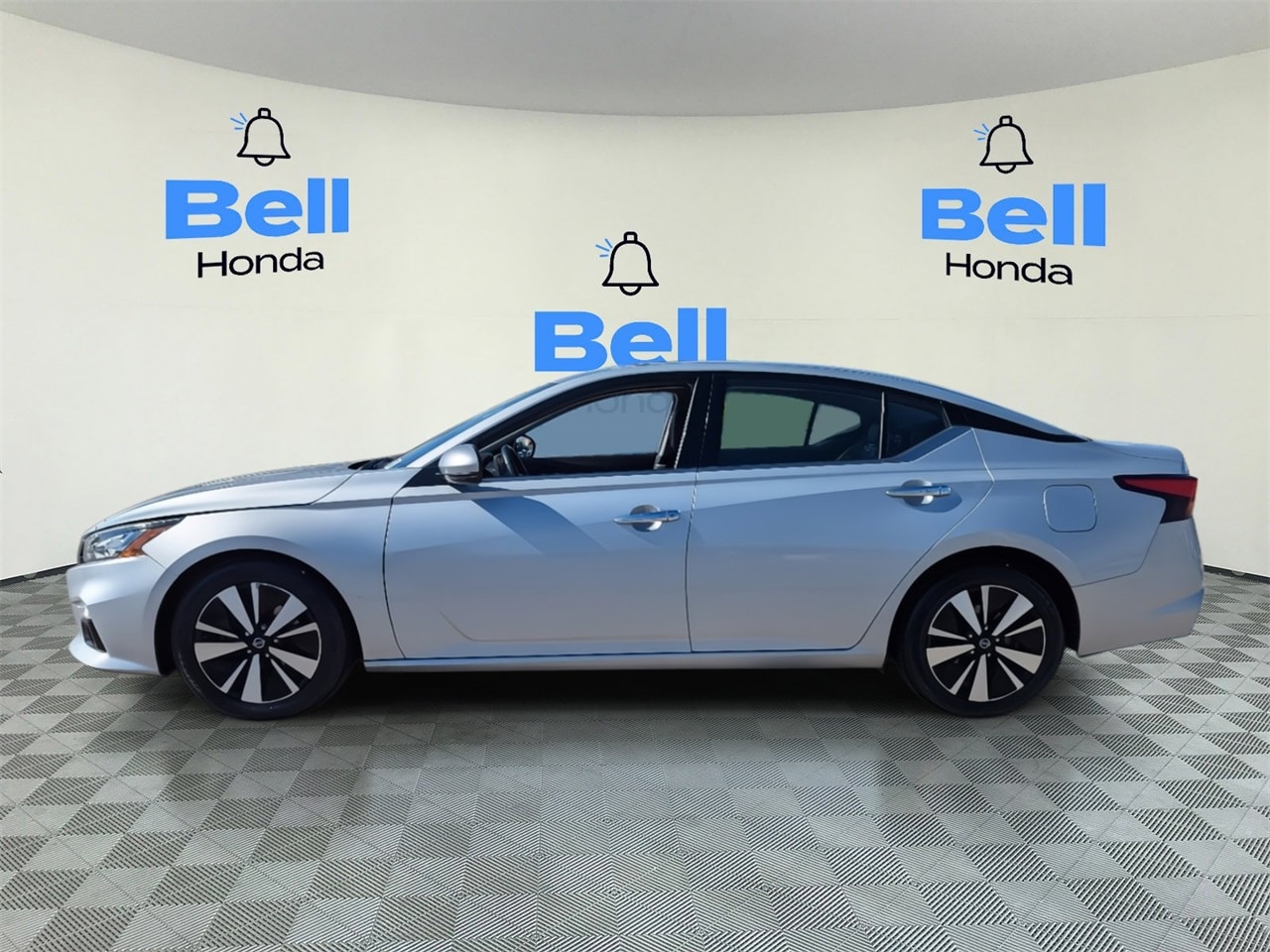 Used 2020 Nissan Altima SL with VIN 1N4BL4EV9LN302220 for sale in Phoenix, AZ