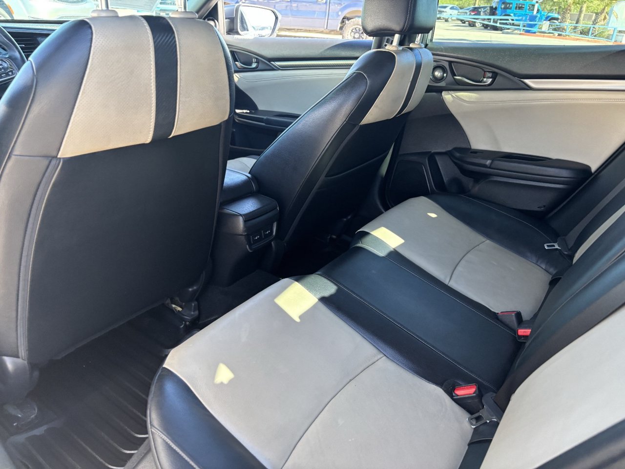 2018 Honda Civic Hatchback Sport Touring - Photo 15