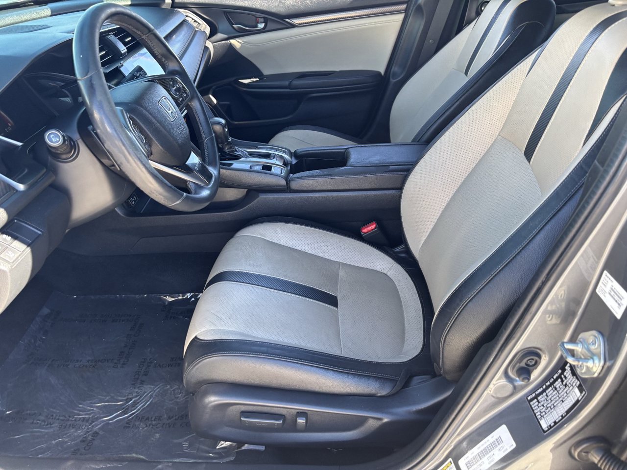 2018 Honda Civic Hatchback Sport Touring - Photo 17