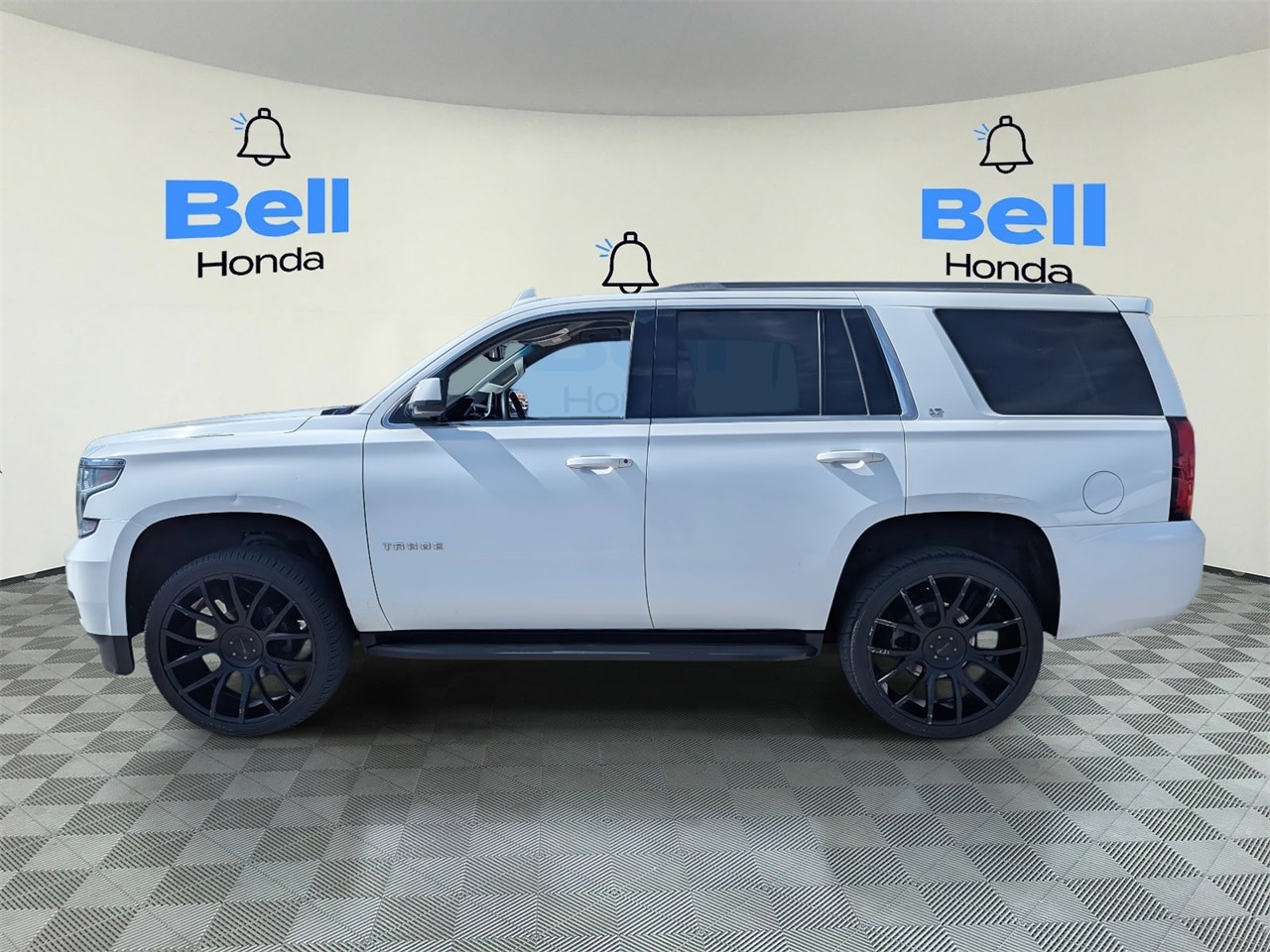 Used 2017 Chevrolet Tahoe LT with VIN 1GNSKBKCXHR130484 for sale in Phoenix, AZ