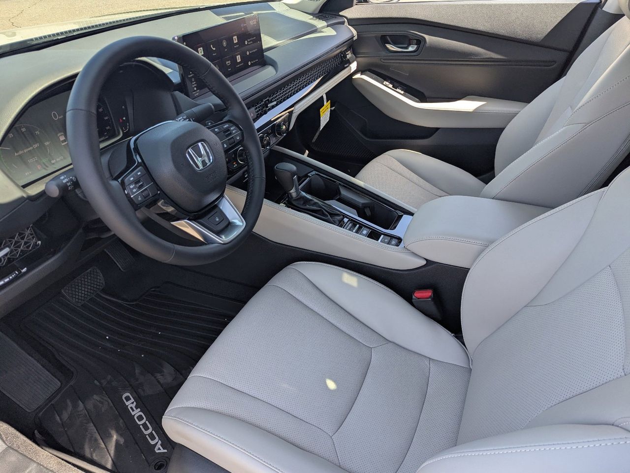 2026 Honda Accord Hybrid Touring - Photo 10