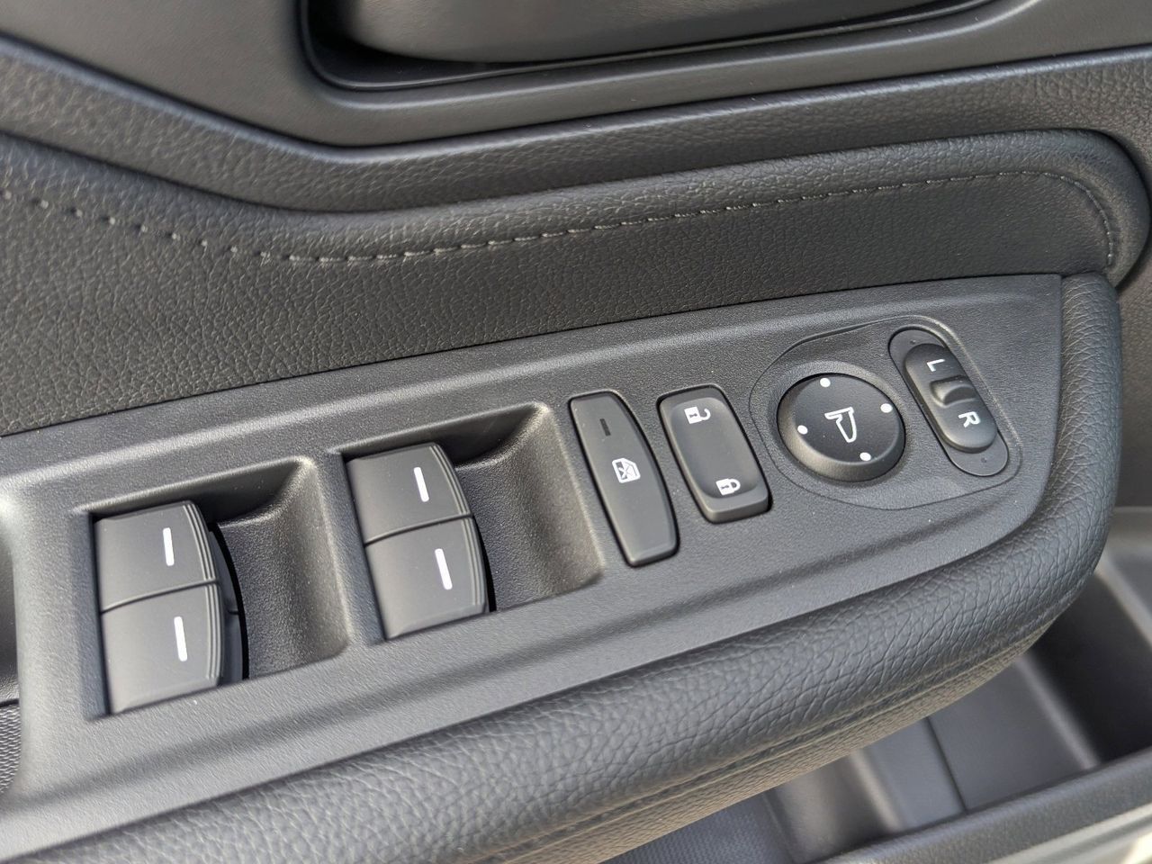 2026 Honda Odyssey EX-L - Photo 25