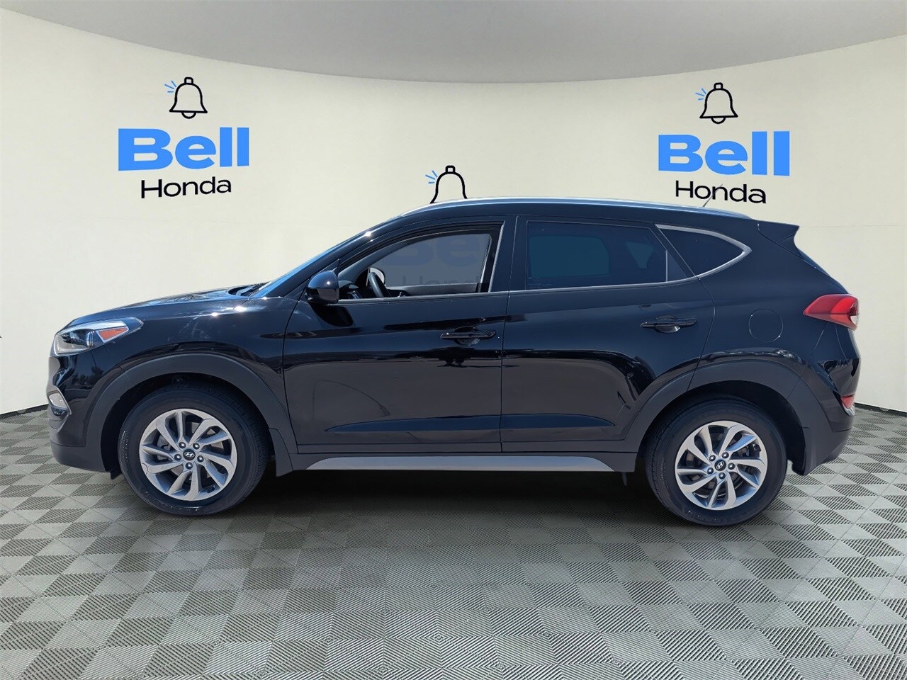 Used 2017 Hyundai Tucson SE with VIN KM8J33A40HU466669 for sale in Phoenix, AZ