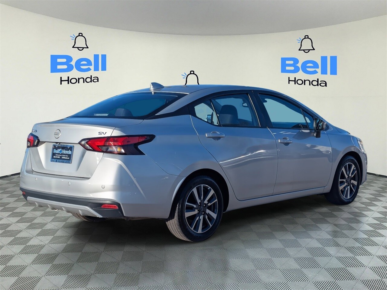 2023 Nissan Versa 1.6 SV photo 4