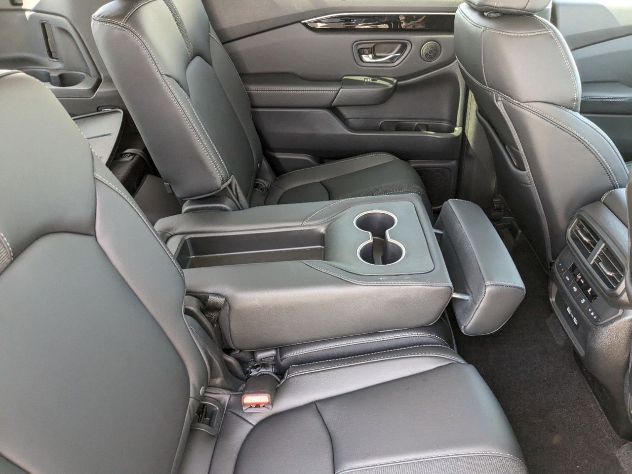 2025 Honda Pilot EX-L - Photo 9