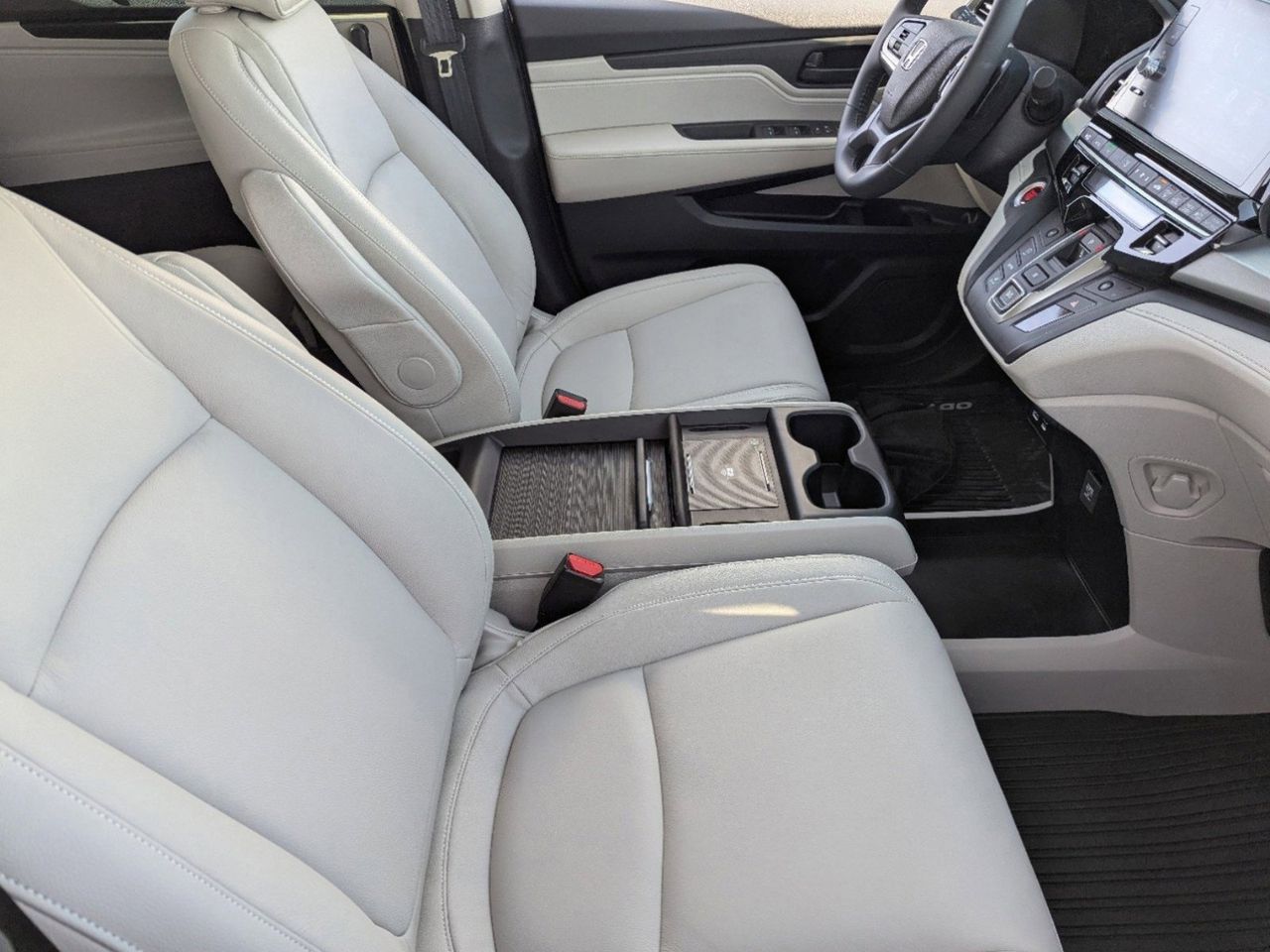 2026 Honda Odyssey EX-L - Photo 6