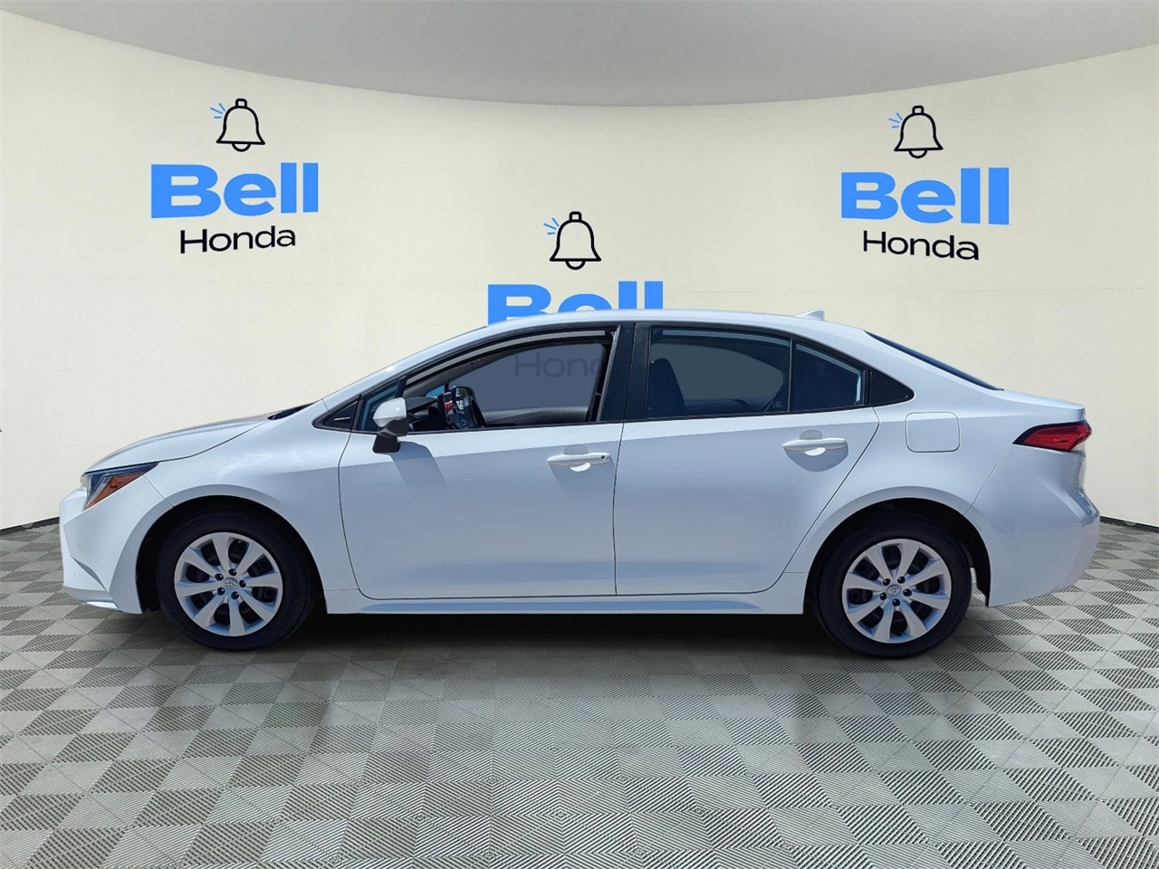 Used 2023 Toyota Corolla LE with VIN 5YFB4MDE2PP021975 for sale in Northfield, Minnesota