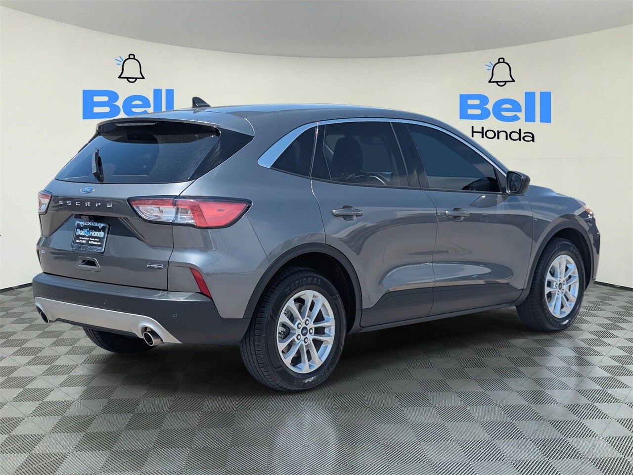 2022 Ford Escape Hybrid SE photo 3
