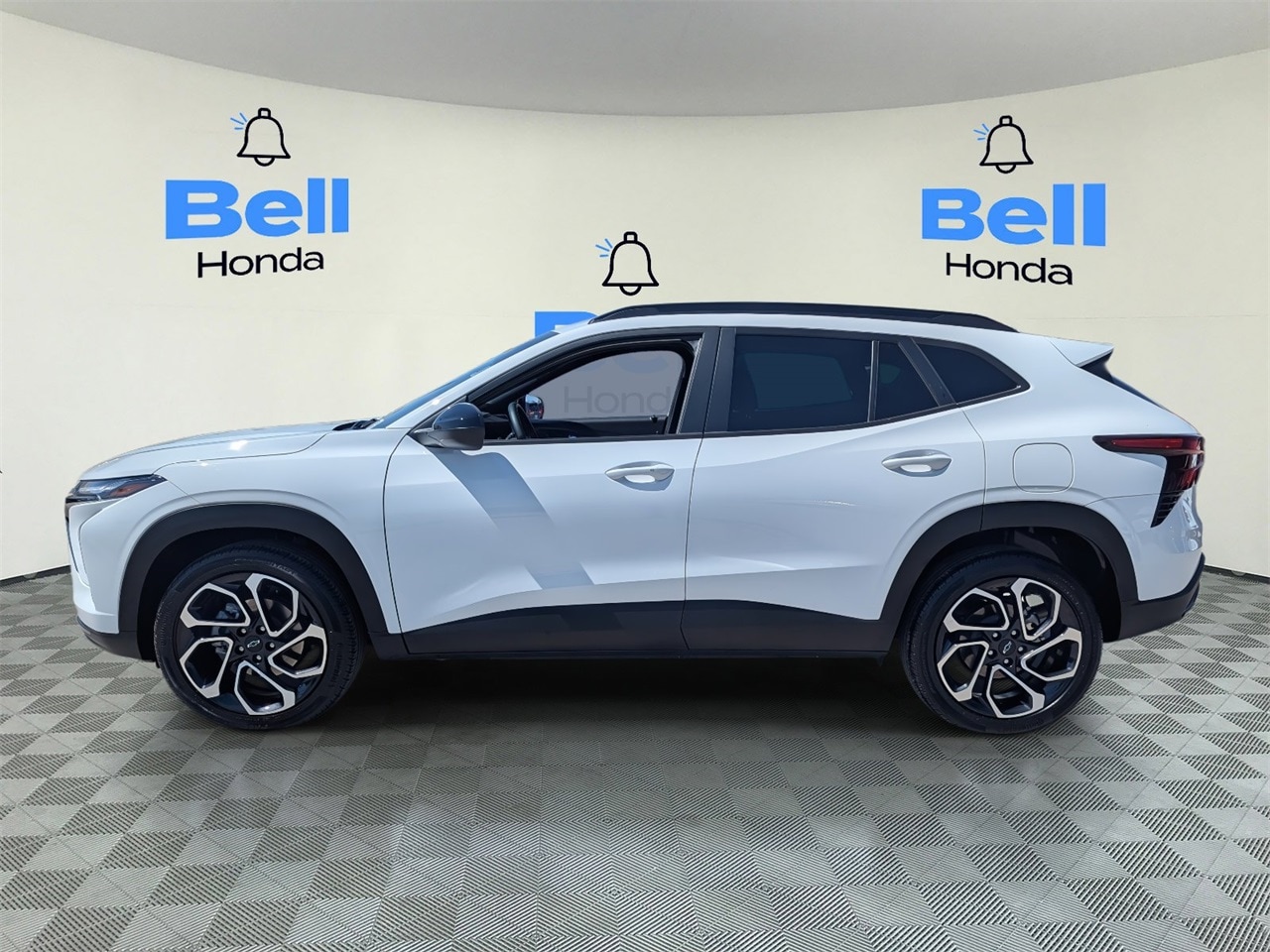 Used 2025 Chevrolet Trax RS with VIN KL77LJEP3SC037107 for sale in Phoenix, AZ