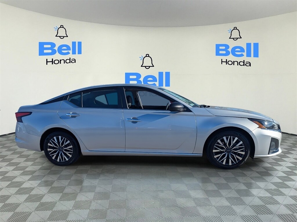 Used 2024 Nissan Altima 2.5 SV Sedan